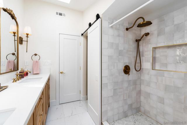 13953 Sagewood Dr, Poway CA: https://media.crmls.org/mediaz/4318afb5-7676-423c-829d-9e4cb91e5f1b.jpg