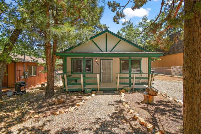 823 Orange Avenue, Sugarloaf, California 92386, 2 Bedrooms Bedrooms, ,1 BathroomBathrooms,Single Family Residence,For Sale,Orange,219113076DA