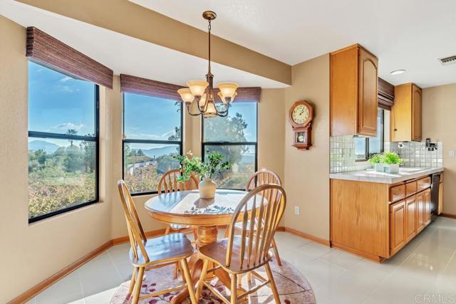 Detail Gallery Image 8 of 47 For 2302 Shaylene Way, Alpine,  CA 91901 - 3 Beds | 2/1 Baths