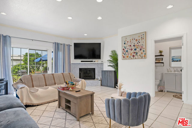 Image 16 of 45 For 15213 Daphne Avenue