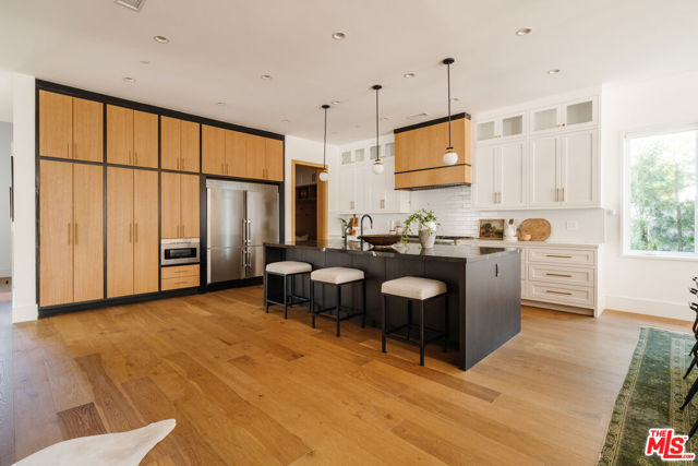 5328 Allott Avenue, Sherman Oaks CA: https://media.crmls.org/mediaz/4319afff-d5b4-4d30-8d44-e65a3934b4ea.jpg