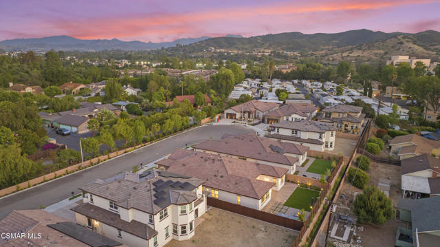 339 Toyon Court, Thousand Oaks CA: https://media.crmls.org/mediaz/431ab278-2b92-45a5-9817-b8f98671427b.jpg