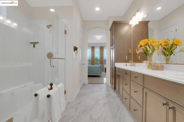 1577 Chianti LN, Brentwood CA: https://media.crmls.org/mediaz/431aca4d-8caf-41b4-b56c-73caf7060809.jpg