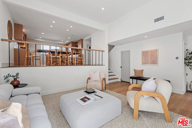 13234 Fiji Way, Marina del Rey CA: https://media.crmls.org/mediaz/431ae820-87de-4525-9f13-ed11f1c8cc9a.jpg