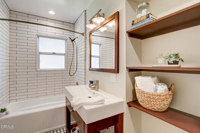 Detail Gallery Image 28 of 37 For 1255 Oak Circle Dr, Glendale,  CA 91208 - 3 Beds | 2 Baths
