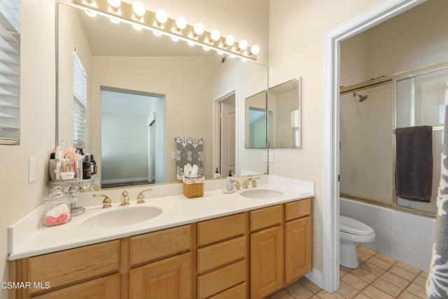 Image 26 of 37 For 652 Cardinal Ridge Lane B