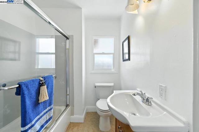 825 Billings Blvd, San Leandro CA: https://media.crmls.org/mediaz/431bb615-428f-4652-8d27-b4fd426d6dcf.jpg