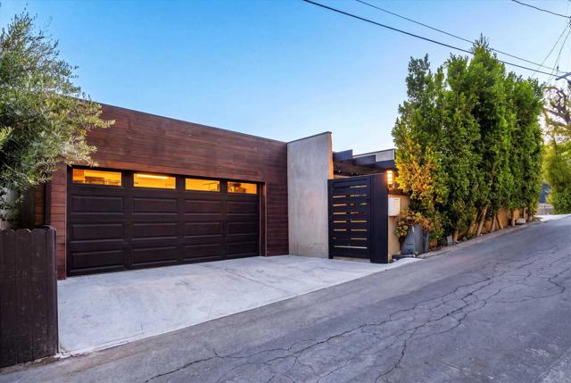 3866 Alta Mesa DR