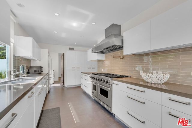 15514 CASIANO Court, Los Angeles CA: https://media.crmls.org/mediaz/431c2da9-9cc9-404b-b084-1c901dfab4eb.jpg