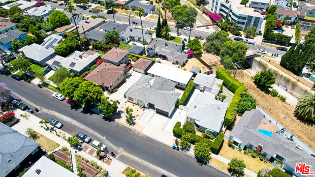1821 Dunsmuir Avenue, Los Angeles, California 90019, 6 Bedrooms Bedrooms, ,5 BathroomsBathrooms,Single Family Residence,For Sale,Dunsmuir,24407713