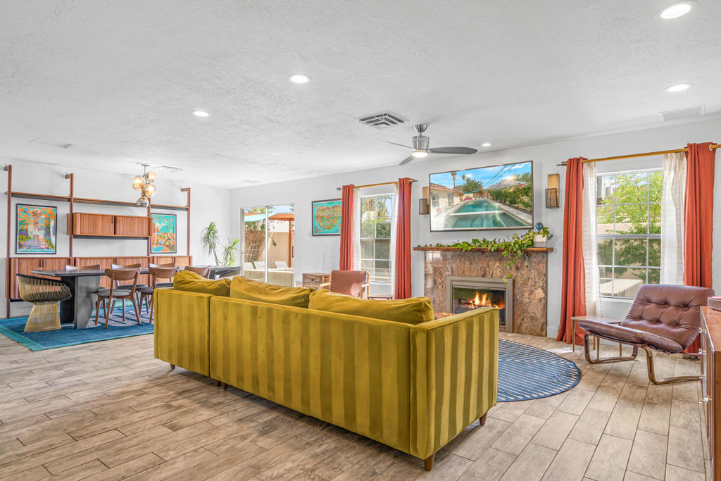 3863 E Calle San Antonio