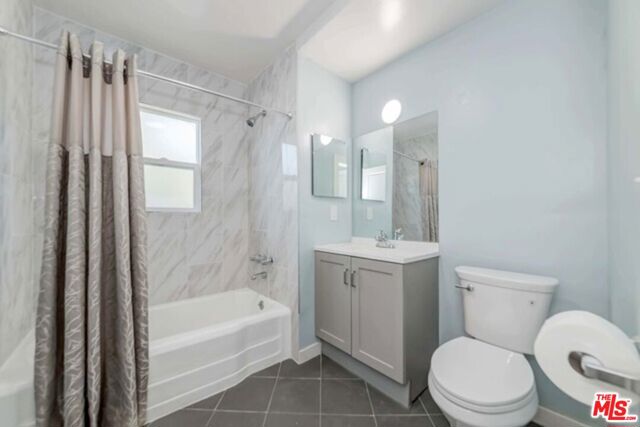 1726 W 37th Place, Los Angeles CA: https://media.crmls.org/mediaz/431da62e-88c8-4a64-a519-1b74bd461d73.jpg