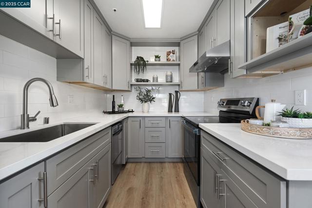 22095 Betlen Way, Hayward CA: https://media.crmls.org/mediaz/431ec036-7464-42a3-acb9-80f4ae5b7184.jpg