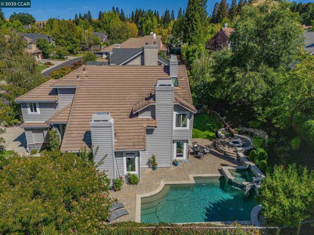 47 Kentfield Ct, Alamo CA: https://media.crmls.org/mediaz/431f8884-3dc6-4057-9bee-9d2e4cab1b65.jpg