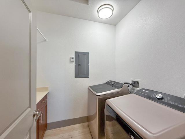9283 Rancho Hills Drive, Gilroy CA: https://media.crmls.org/mediaz/431faa96-ad2d-44b1-95cc-5beec3524eb7.jpg