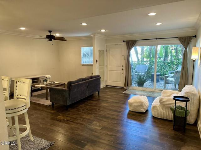 Detail Gallery Image 3 of 28 For 355 N Maple St #131,  Burbank,  CA 91505 - 1 Beds | 1 Baths