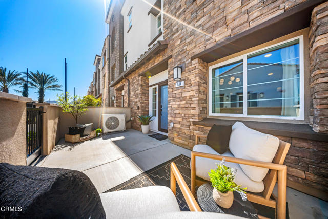 2852 Via Descanso, Camarillo CA: https://media.crmls.org/mediaz/4320e334-81d3-46ff-8455-0eb1e59c33de.jpg