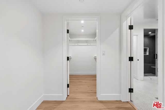913 913 1/2 N Beverly Glen Boulevard, Bel Air CA: https://media.crmls.org/mediaz/43211224-01b2-4fe6-b81f-3d24306c47ac.jpg