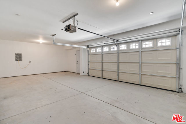 4308 Victoria Park Drive, Los Angeles CA: https://media.crmls.org/mediaz/432181ae-c123-4c08-ba7f-27acb899cb05.jpg