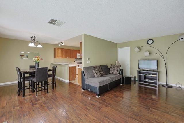 6872 Quebec Court, San Diego CA: https://media.crmls.org/mediaz/43226674-8568-4adb-85e8-40af445d42b4.jpg