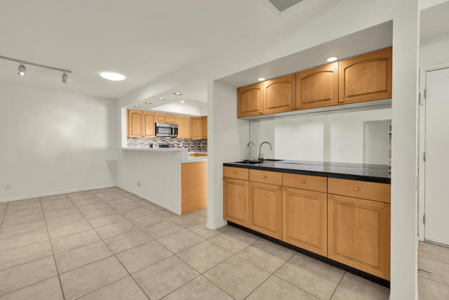 1484 Versailles Drive, Palm Springs, CA 92264