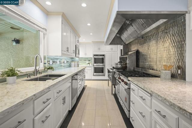 3698 De Rosa Ct, Concord CA: https://media.crmls.org/mediaz/43231b32-9bdb-4cdb-b4a4-d2335d3171f8.jpg