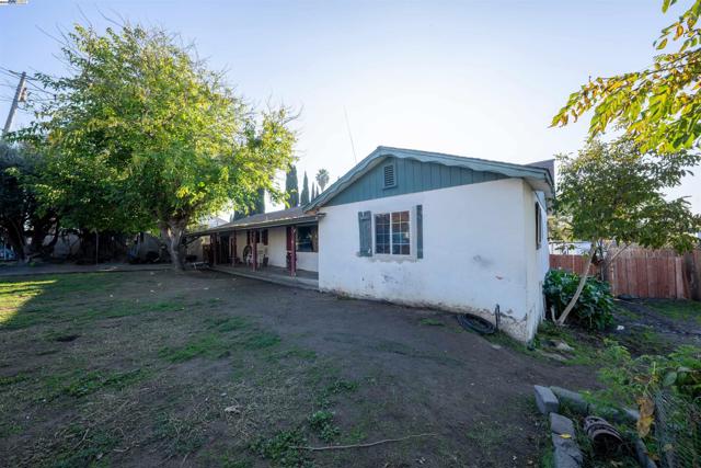 1245 Fleming Avenue, San Jose CA: https://media.crmls.org/mediaz/4323d0dc-1be1-4604-9e56-0506ad7aad67.jpg