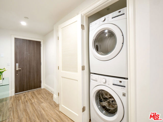 8700 Chalmers Drive, Los Angeles CA: https://media.crmls.org/mediaz/43246712-05bb-4795-bc30-95aca1b9d88d.jpg