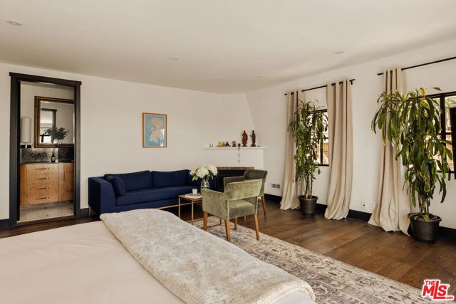 6 Bed Home for Sale in Los Angeles, California