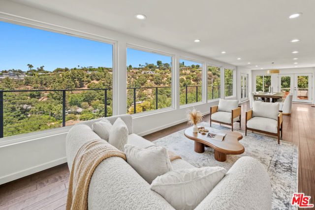 16755 Encino Hills Drive photo 5