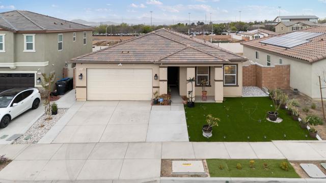 25709 Buckeye Meadow Lane, Homeland CA: https://media.crmls.org/mediaz/432541ab-acad-4179-a3c4-d49b88368fee.jpg
