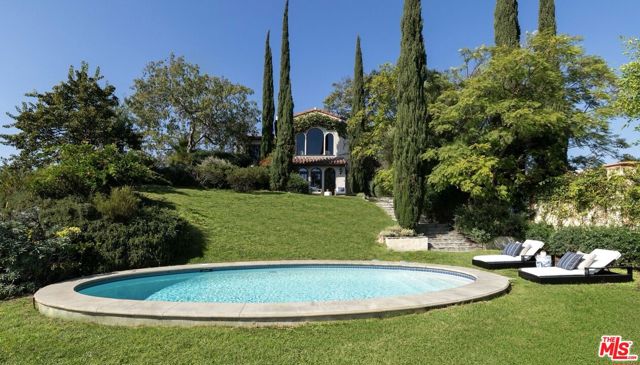 2311 Alto Oak Drive, Los Angeles CA: https://media.crmls.org/mediaz/43260ed6-ea0b-45f8-996b-08106901fb06.jpg