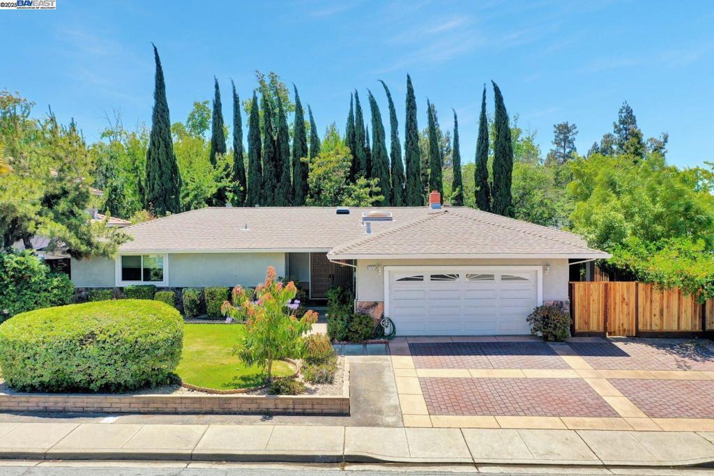 41025 Pajaro Dr