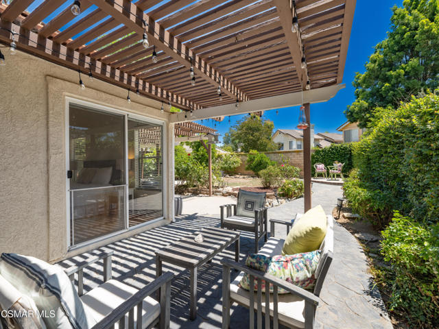552 Fairfield Road, Simi Valley CA: https://media.crmls.org/mediaz/4327e9fb-5829-4a1f-9d90-fb7b82b9cddb.jpg