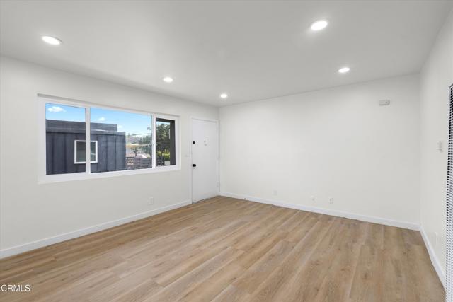 624 Silver Lake Boulevard, Los Angeles CA: https://media.crmls.org/mediaz/4327f05b-82ca-4a27-b51a-cc1a04eceff1.jpg