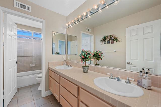 6990 Blue Orchid Lane, Carlsbad CA: https://media.crmls.org/mediaz/4328add7-f18f-40f7-af9a-f8c358f4ad24.jpg