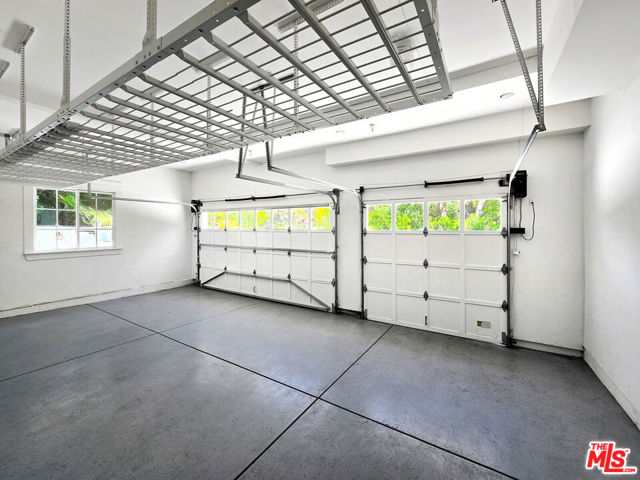 3815 Valley Meadow Road, Encino CA: https://media.crmls.org/mediaz/432931d7-87a4-4589-8950-48702e3ce744.jpg