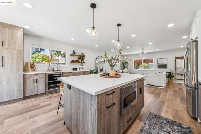 1051 Kaski Ln, Concord CA: https://media.crmls.org/mediaz/432999ed-acf5-424b-a172-ae28765fb594.jpg