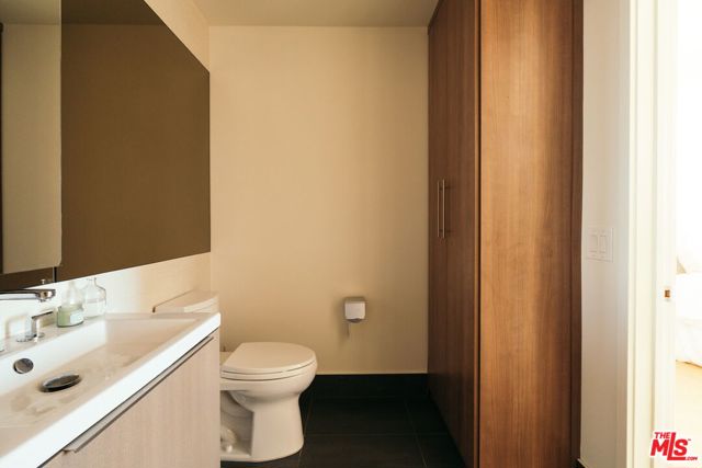 889 Francisco Street, Los Angeles CA: https://media.crmls.org/mediaz/432a9def-276f-44f9-a8dd-084e6cdc7eff.jpg