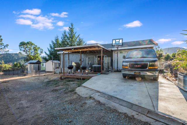 30700 Loma Chiquita Road, Los Gatos CA: https://media.crmls.org/mediaz/432acfa9-7e63-4b13-87dd-4992899d876a.jpg