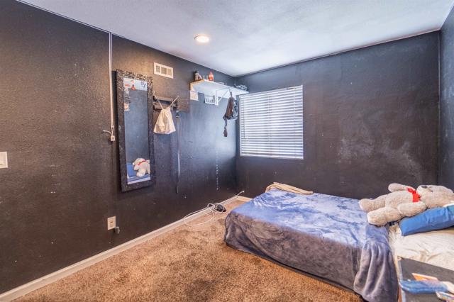 1260 Finch Pl, Chula Vista CA: https://media.crmls.org/mediaz/432ae8c9-bc14-46c3-9dfa-41fb85e02fea.jpg