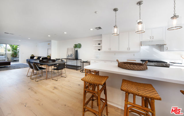 1212 Ocean Park Boulevard, 4 photo 6