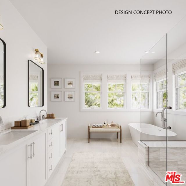 618 10th Street, Santa Monica CA: https://media.crmls.org/mediaz/432bd051-1e31-49c3-b726-2107e08040c5.jpg