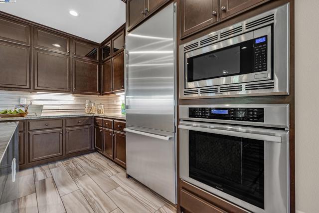 3838 Santa Fe Lane, Tracy CA: https://media.crmls.org/mediaz/432c4a16-d791-40ce-9fd5-73168c81848f.jpg