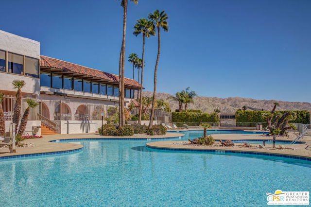 64670 Pinehurst Circle, Desert Hot Springs CA: https://media.crmls.org/mediaz/432c6499-4e70-422b-837b-cd1f3c6eb685.jpg
