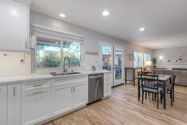 4540 Arbor Glen Way, Oceanside CA: https://media.crmls.org/mediaz/432c93f1-cdf9-406f-a3fc-3b925aae725d.jpg