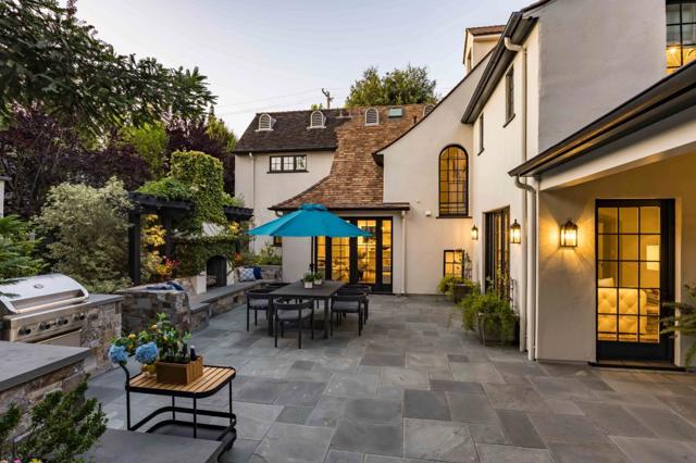 467 Lincoln Avenue, Palo Alto CA: https://media.crmls.org/mediaz/432c9f46-ef8e-4e54-8649-15ac7fa7ccfa.jpg