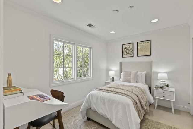 1246 Hoover Street, Menlo Park CA: https://media.crmls.org/mediaz/432cdaa0-06e0-4e70-975c-6379edfa6255.jpg