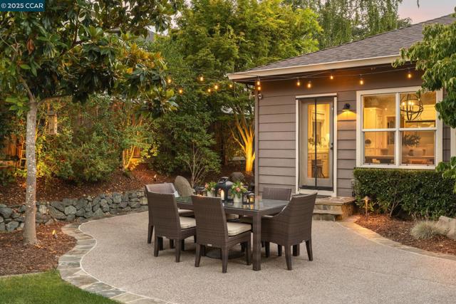 108 Shadewell Dr, Danville CA: https://media.crmls.org/mediaz/432d31c7-f7cd-41ce-8f0c-af12b5c4dacd.jpg