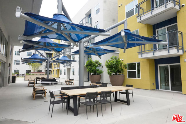 10568 Promenade Gateway, El Monte CA: https://media.crmls.org/mediaz/432e3d75-5489-4d0b-85b7-e58c9df64985.jpg